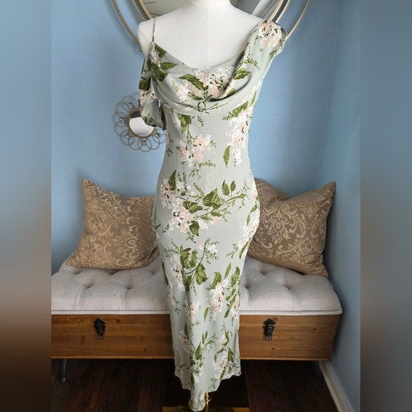 Reformation Reya Green Dress - Picture 2 of 11